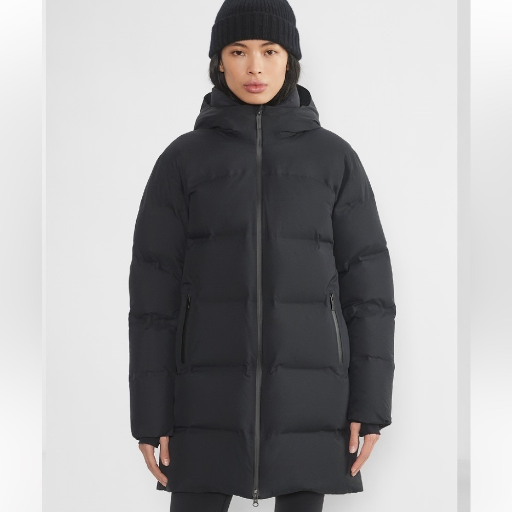 ARITZIA Women's Black Super Puffer Jacket - small